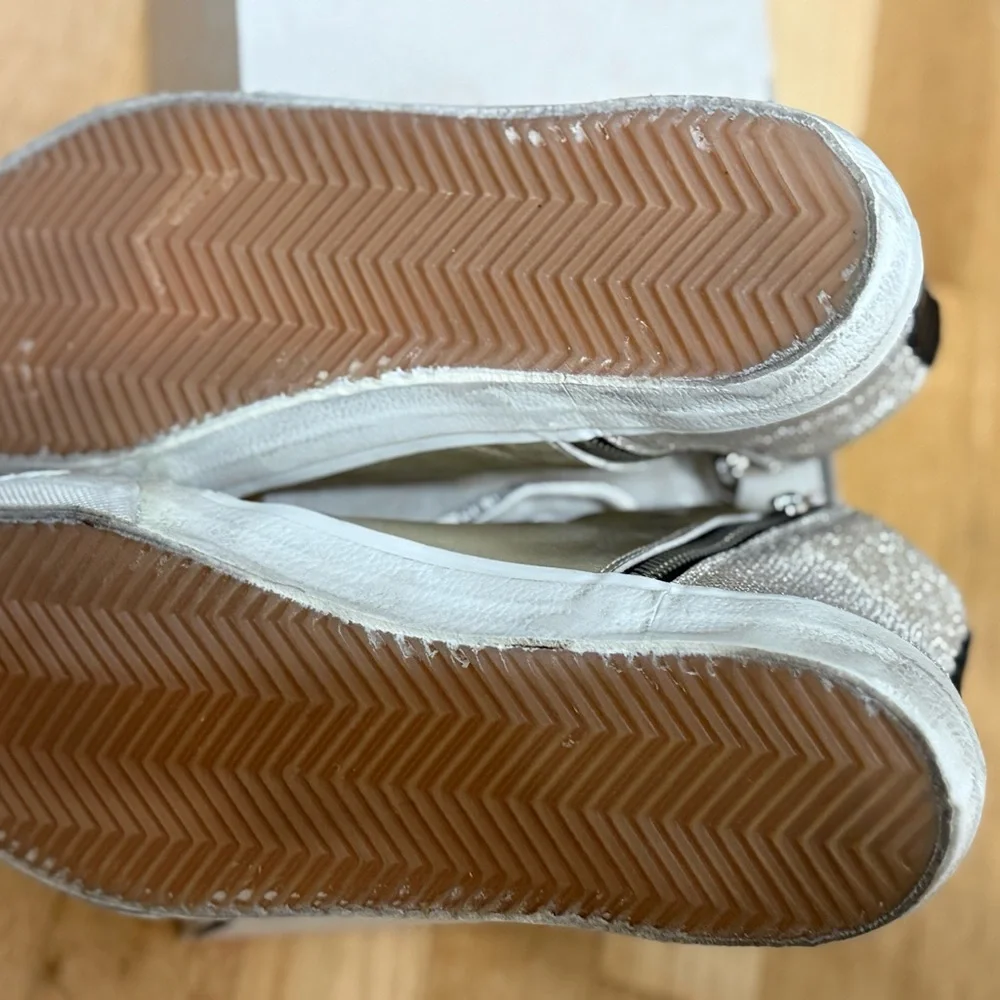 Golden Goose White and Gray Sneakers - Picture 5 of 9